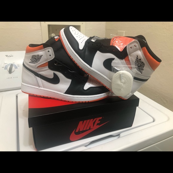 Jordan 1s Electro Orange DEADSTOCK main image 8